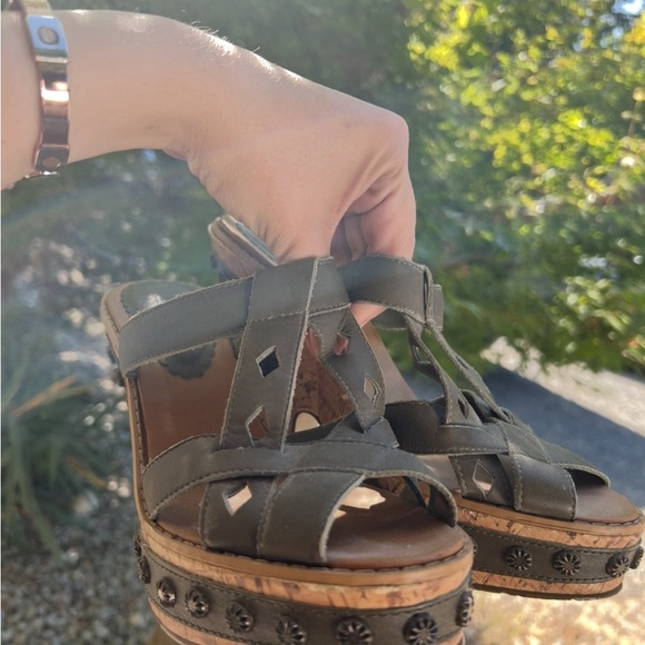 Zinc Olive Wedge Sandals with Cork Heel - Picture 2 of 8